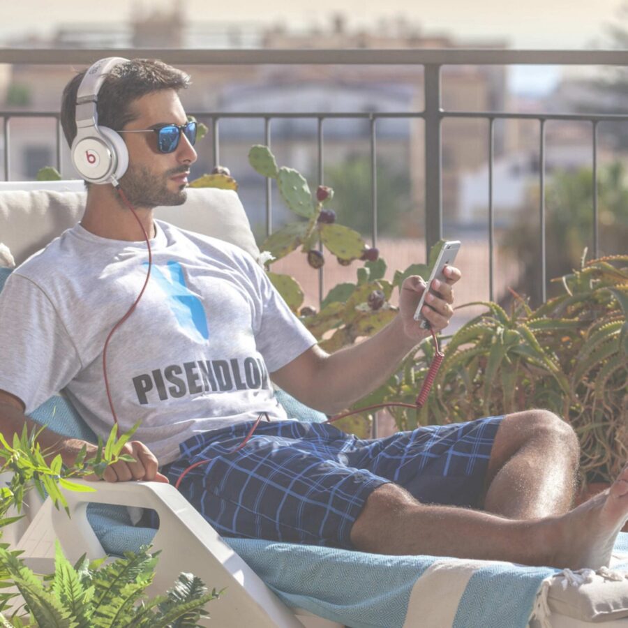 PISENDLOV peace and love Sam Badi