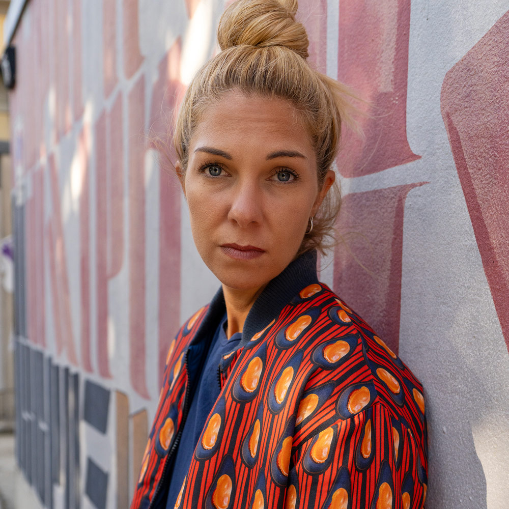 bomberz cozzy wax orange fiber econyl sustainable sustainability sostenibile rachele amadori artista modella grafica graphic designer