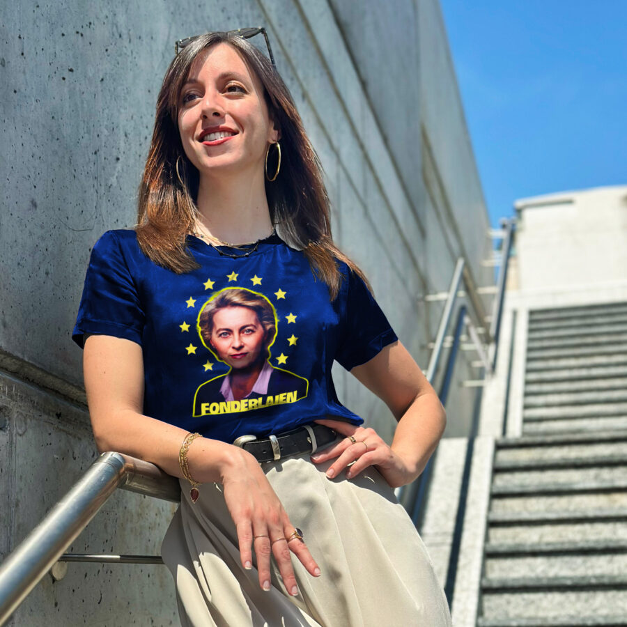 Fonderlaien Ursula Von Der Leyen Unione Europea UE EA European Union meme mass Madonna Francesca Micozzi